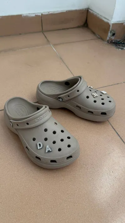 Giày Crocs cao cổ chính hãng (size 36-37) - đã qua sử dụng