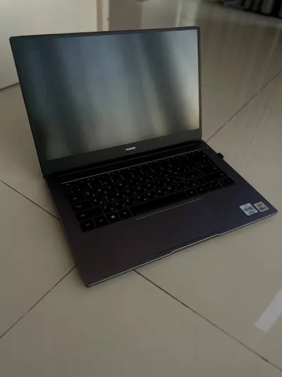 Ноутбук HUAWEI MateBook 14 для продажи (Intel Core i3, 8GB RAM, 256GB SSD)