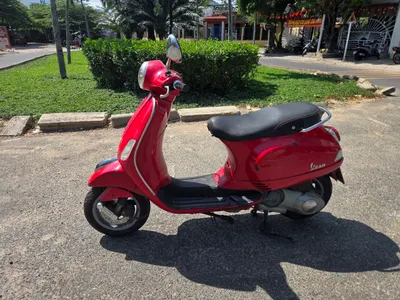 Scooter Vespa LX125 bán - xe gắn máy thành phố, đã sử dụng