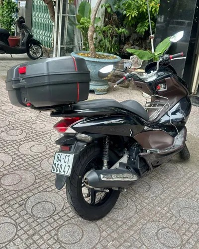 Honda PCX-125 – 2,5 năm sử dụng, bảo trì đầy đủ, hệ thống start-stop, báo động tích hợp, bình điện mới – 18 triệu VND