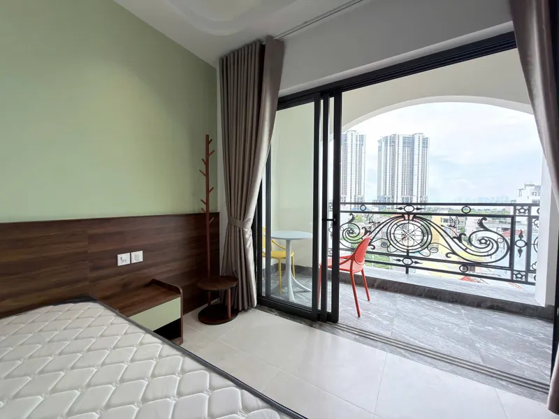 岘港北部新工作室公寓，带阳台（Hòn Xện）—— 900万越南盾/月 — 3/9