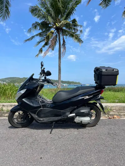 Honda PCX-125 Scooter – 2017, Fully Serviced, No Accidents, Blue Card – 30M VND
