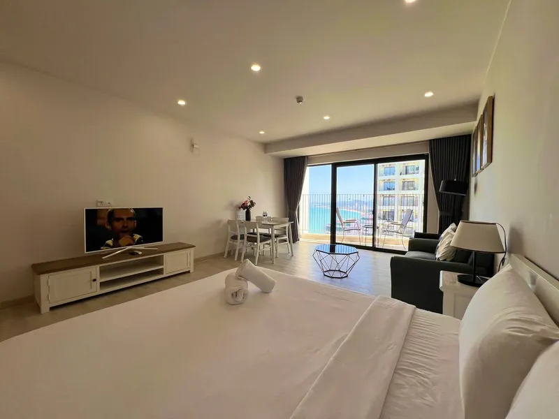Studio Apartment – Gold Coast Tower – Sea View – 32nd Floor – 54m² – Nha Trang — 3/4