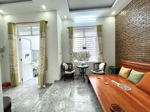 Nhà cho thuê ở Vĩnh Nguyên, Nha Trang phía Nam – 12 triệu VND/tháng – Gần biển, Đầy đủ nội thất, Pin mặt trời