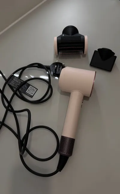 Dyson Supersonic HD15 헤어드라이어 판매 - 정품 액세서리 포함
