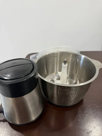 Food Processor/Blender (2L) – Stainless Steel Bowl – New in Box – 290,000 VND