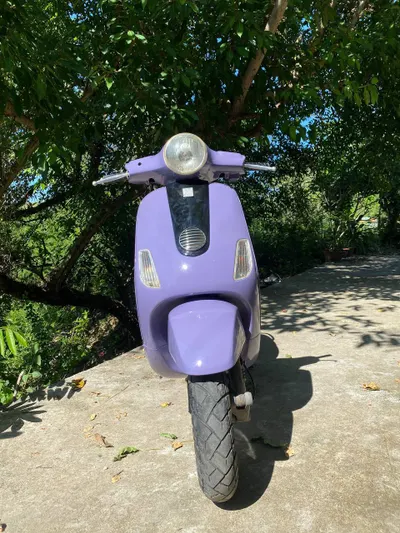 Vespa LX125 2010 Scooter for Sale