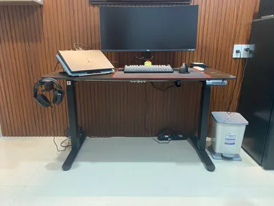 Стол с электроподъёмным механизмом (sit-stand) – идеальное состояние – 2,5 млн VND