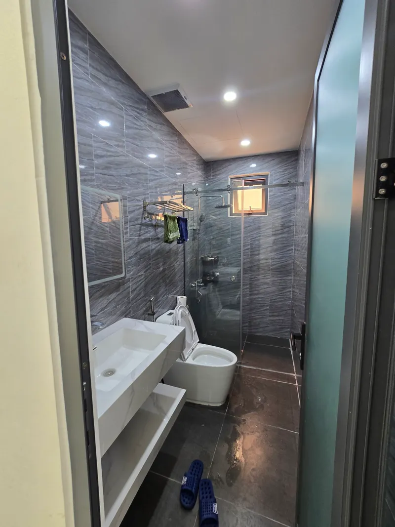 Nhà Cho Thuê Hiện Đại – 2 Phòng Ngủ – Hẻm Mai Xuân Thương, Nha Trang Phía Bắc – 500m Đến Bãi Biển – 15 Triệu VND/Tháng — 5/8