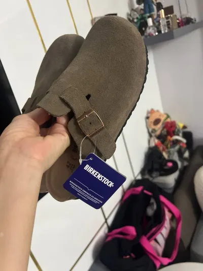 Bán Lô: Dép Birkenstock, Trống, Kính, Crocs & Áo Tắm
