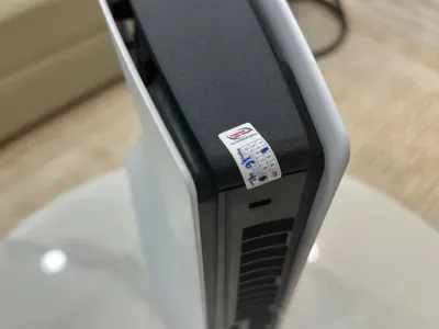 PlayStation 5 出售 – 如新,2 个控制器带保修