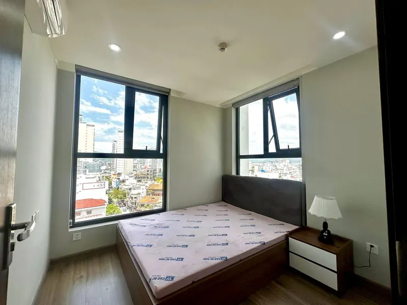 HUD 빌딩 중앙 나트랑 시내 2침실 2욕실 완비 가구 임대 아파트 — 7/8
