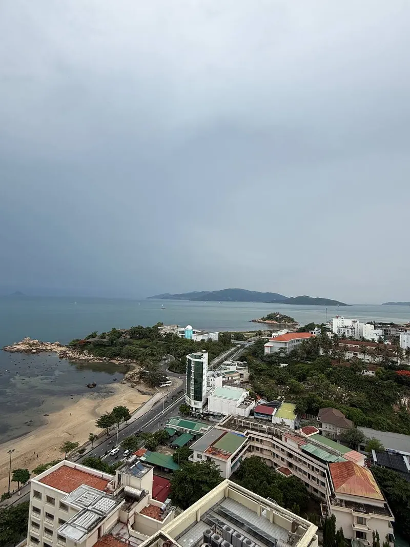 Corner 2-Bedroom Apartment on 21st Floor at Oceanus with Sea View — 4/7