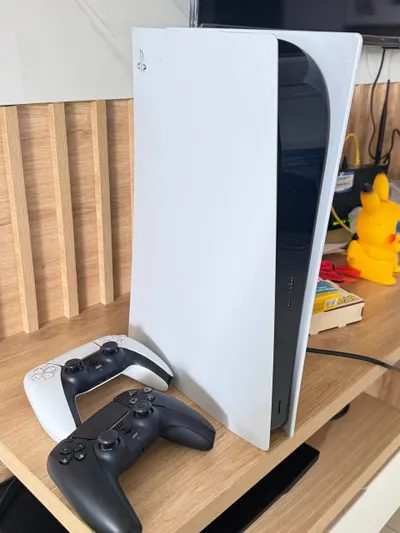 PS5、PlayStation Portal、PS Vita 和戴森直发器 – 电子产品套装
