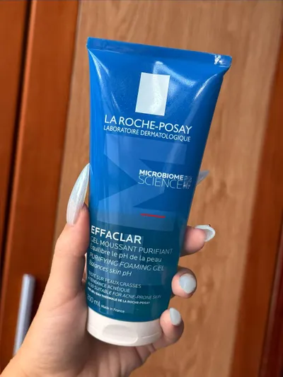 뷰티 제품 세트 – La Roche-Posay 젤과 Topface 눈썹 왁스 – 총 300k VND