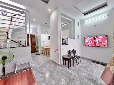 Nhà cho thuê 2 phòng ngủ ở Phía Nam Nha Trang – 100m² – 8 phút đi bộ đến biển – 12 triệu VND/tháng