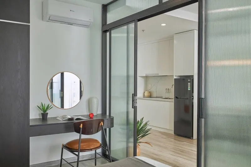 Marina Suites 냐짱 1베드룸 바다 전망 아파트 – 45m², 현대식 가구 – 월 2,100만 동/월 — 3/7