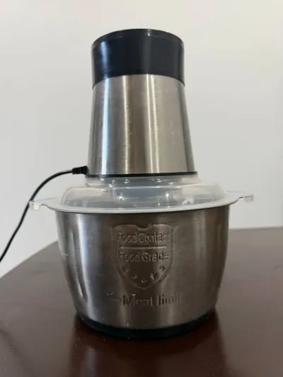 Food Processor/Blender (2L) – Stainless Steel Bowl – New in Box – 290,000 VND