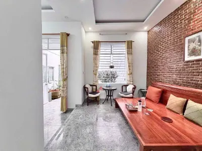 Nhà cho thuê 2 phòng ngủ ở Phía Nam Nha Trang – 100m² – 8 phút đi bộ đến biển – 12 triệu VND/tháng