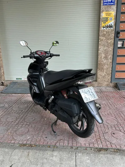 铃木隼125型摩托车出售 – 日常通勤车,省油,价格可协商