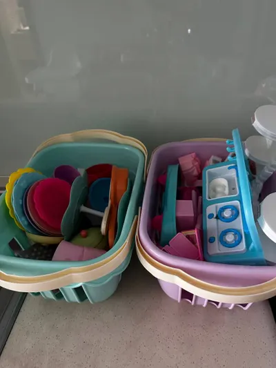Đồ chơi cho bé gái – Bộ rau/trái cây/bánh, bộ đồ chơi gia đình, bộ nội thất, cắt tóc, búp bê – bán cả bộ hoặc riêng lẻ