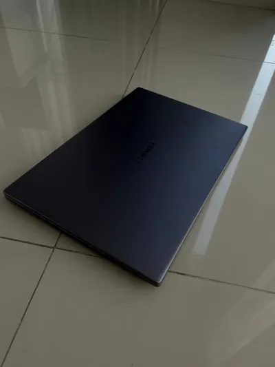 Ноутбук HUAWEI MateBook 14 для продажи (Intel Core i3, 8GB RAM, 256GB SSD)