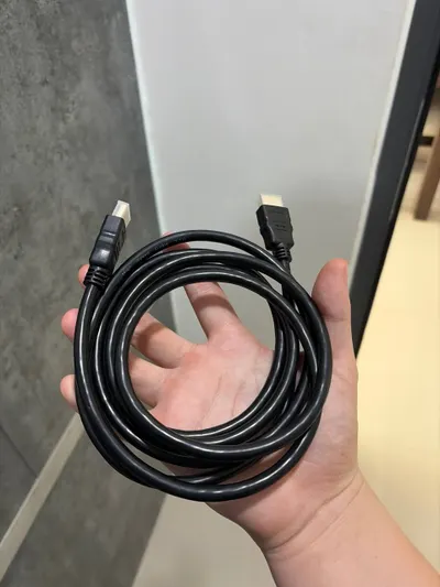 Cáp HDMI và Quần Short Nike Jordan