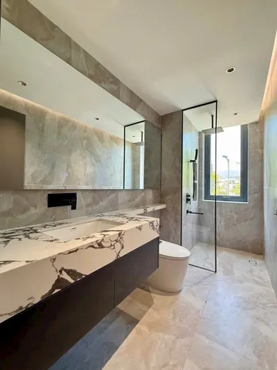 Nhà cho thuê khu vực Mỹ Gía, Nha Trang phía tây – 3 phòng ngủ – 270 m² – nội thất hiện đại – 35 triệu VND/tháng