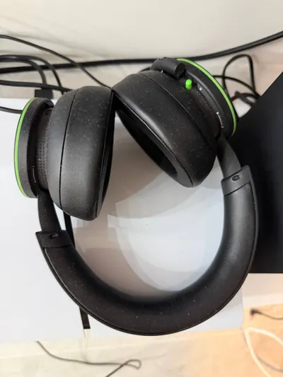 Продаю Xbox Series X комплект + Очки Meta Ray-Ban gen 1