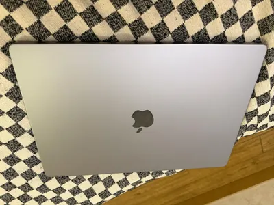 MacBook Pro 16" с Apple M2 Pro, 32ГБ, 1ТБ SSD, Space Gray – 2,5 года, отличное состояние