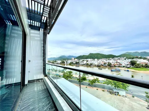 Studio Apartment for Rent near Beach in Central Nha Trang – Fully Furnished, 6th Floor with Balcony – 11.5M VND/Month