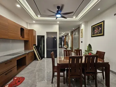 My Gia西部岘港4卧室房屋出租 - 270平方米，配备齐全