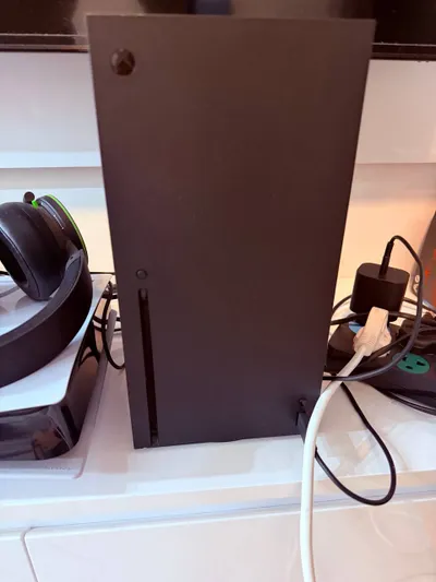 Продаю Xbox Series X комплект + Очки Meta Ray-Ban gen 1