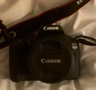 캐논 EOS 2000D 카메라 완벽한 상태 및 액세서리