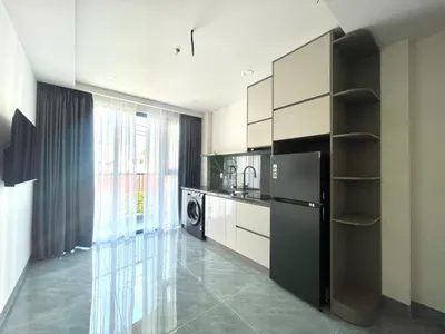 Căn hộ 2 phòng ngủ cho thuê với ban công hướng bắc ở trung tâm Nha Trang – 40m², đầy đủ đồ đạc, bãi đỗ xe ngầm – 9 triệu VND/tháng