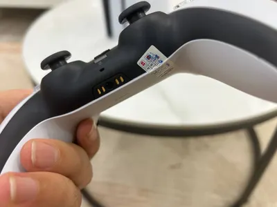 PlayStation 5 出售 – 如新,2 个控制器带保修