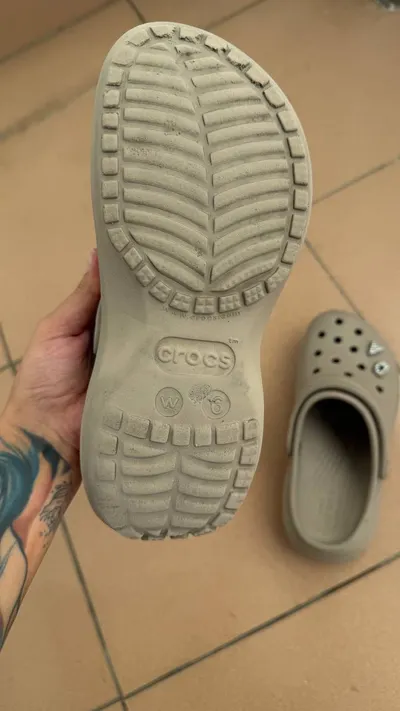 Giày Crocs cao cổ chính hãng (size 36-37) - đã qua sử dụng