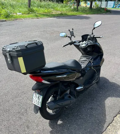 Honda PCX-125 Scooter – 2017, Fully Serviced, No Accidents, Blue Card – 30M VND