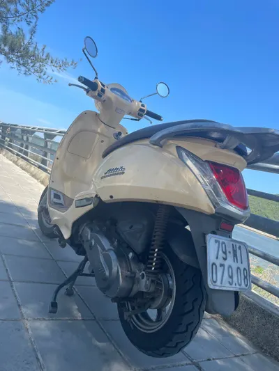 出售SYM Attila 111cc踏板车 – 700万越南盾 – 完美状况，包含蓝卡