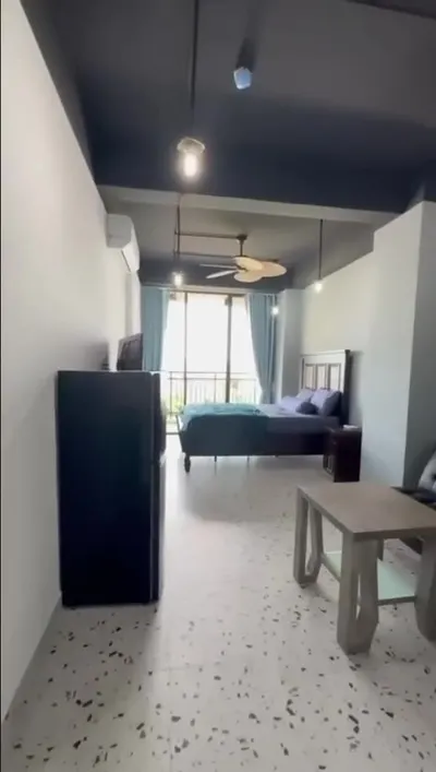 Căn hộ 1 phòng ngủ hiện đại mới cho thuê gần bãi biển với ban công nhìn ra biển