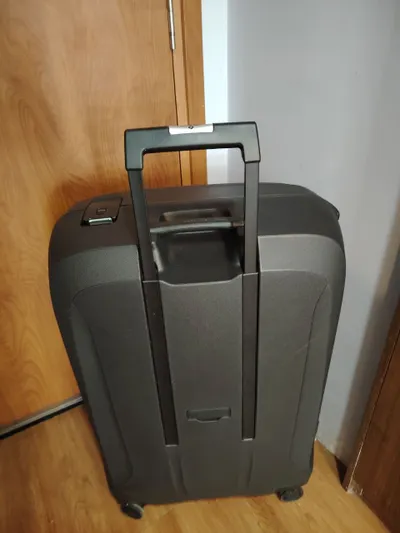 Samsonite Esens Suitcase – Size L (111 L) – Excellent Condition – Original