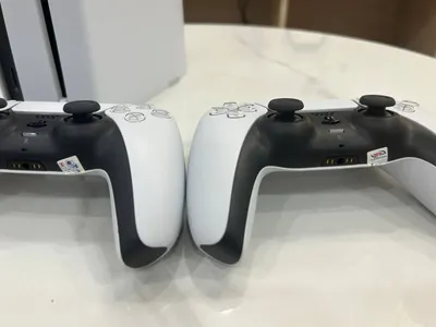 PlayStation 5 出售 – 如新,2 个控制器带保修