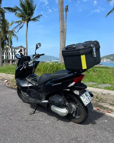 Honda PCX-125 Scooter – 2017, Fully Serviced, No Accidents, Blue Card – 30M VND