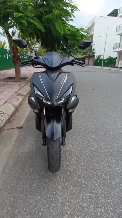 Байк Yamaha NVX 155 кубов – смарт-ключ, АБС, держатель для телефона, GPS трекер, шлем в подарок – 75 000 рублей