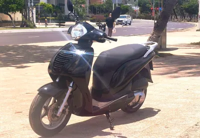 Honda PS 155cc Скутер на продажу – итальянского производства, черный, обслужен