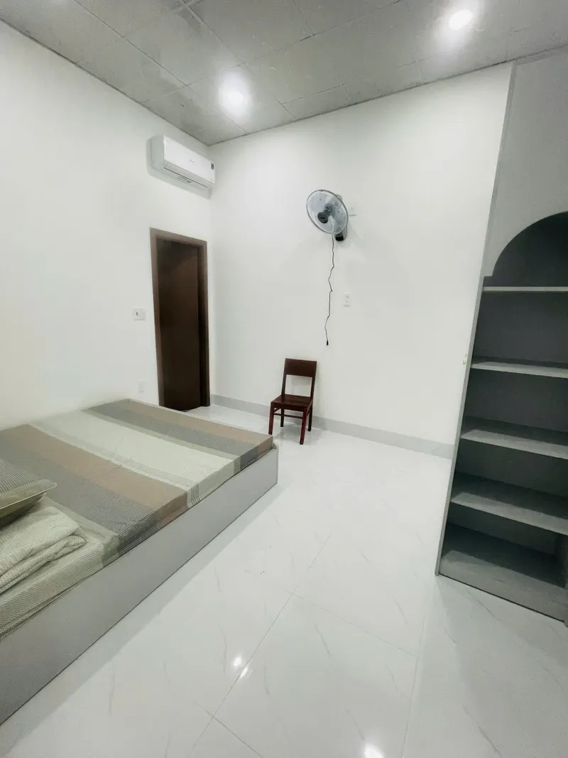 Cho thuê nhà mới được trang bị đầy đủ nội thất ở Phía Bắc Nha Trang – 200 m², 2 phòng ngủ, 1,5 km từ bãi biển – 16 triệu VND/tháng — 5/8