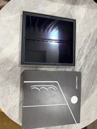 삼성 Galaxy Z Fold7 – 새 것 같은 상태 – 3750만 VND