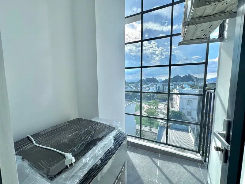 Căn Hộ 1 Phòng Ngủ Với View Biển – Sát Bãi Biển – 10 Triệu VND/Tháng — 3/5