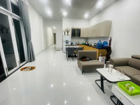 Cho thuê nhà mới được trang bị đầy đủ nội thất ở Phía Bắc Nha Trang – 200 m², 2 phòng ngủ, 1,5 km từ bãi biển – 16 triệu VND/tháng