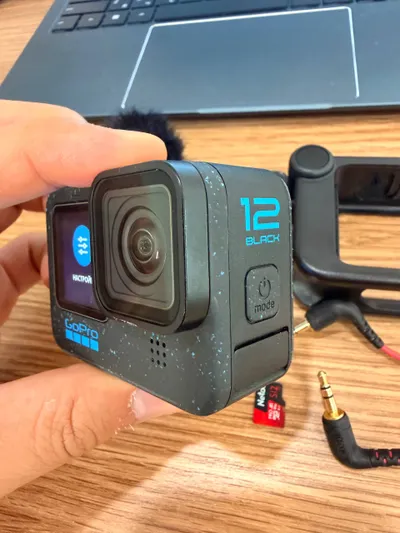 GoPro 12 HERO BLACK – 미디어 모듈, 512GB 카드 및 Road 마이크가 포함된 완전 키트